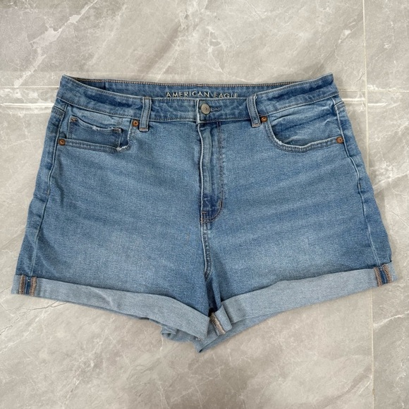 American Eagle Outfitters Pants - Women’s American Eagle Stretch Mom Short Denim Jean Shorts Plus Size 16